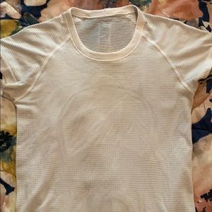 white lulu swiftly top !!